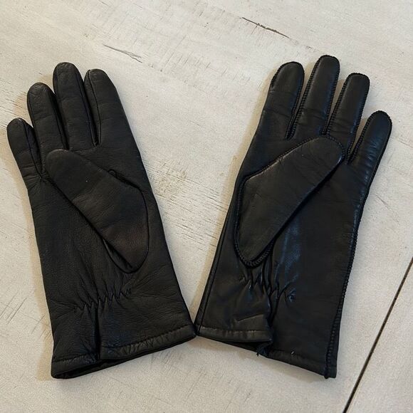 Black Leather Gloves NWOT - Picture 1 of 3